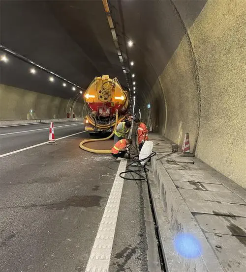 韩城隧道排水渠清淤